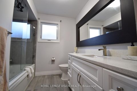 Photo 31 at 28 Valley Centre Drive, Rouge E11, Toronto