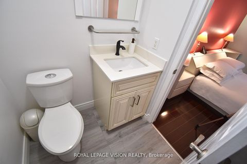 Photo 37 at 28 Valley Centre Drive, Rouge E11, Toronto
