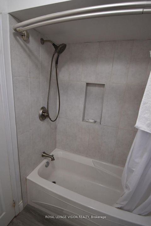 Photo 38 at 28 Valley Centre Drive, Rouge E11, Toronto
