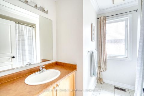 Photo 25 at 20 Seiffer Crescent, Jefferson, Richmond Hill