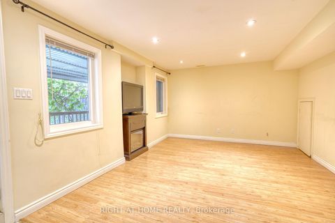Photo 31 at 20 Seiffer Crescent, Jefferson, Richmond Hill
