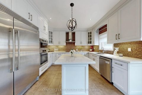 Photo 8 at 24 Gannett Drive, Jefferson, Richmond Hill