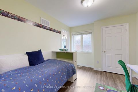 Photo 19 at 24 Gannett Drive, Jefferson, Richmond Hill