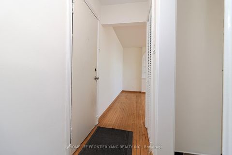 Photo 1 at 21 - 2697 Lake Shore Boulevard W, Mimico, Toronto