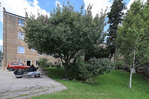 Photo 25 at 21 - 2697 Lake Shore Boulevard W, Mimico, Toronto