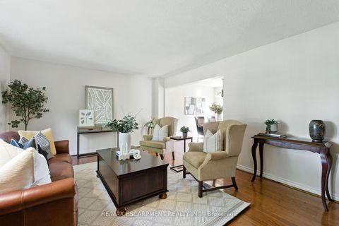 Photo 5 at 252 Mississauga Street, BR Bronte, Oakville