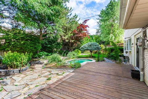 Photo 37 at 56 Silverthorne Bush Drive, Markland Wood, Toronto