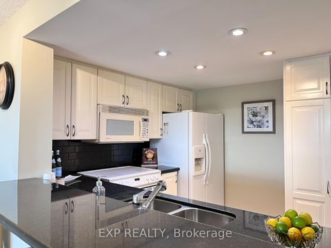 Photo 5 at 705 - 725 King Street W, Niagara, Toronto