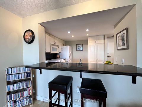 Photo 6 at 705 - 725 King Street W, Niagara, Toronto