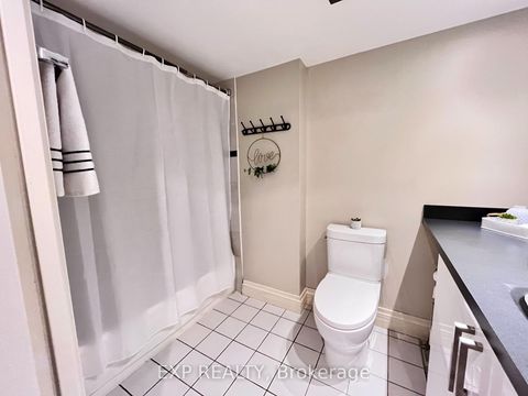 Photo 8 at 705 - 725 King Street W, Niagara, Toronto