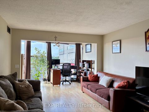 Photo 11 at 705 - 725 King Street W, Niagara, Toronto