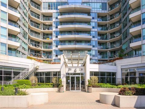 Photo 9 at 1112 - 228 Queens Quay W, Waterfront Communities C1, Toronto