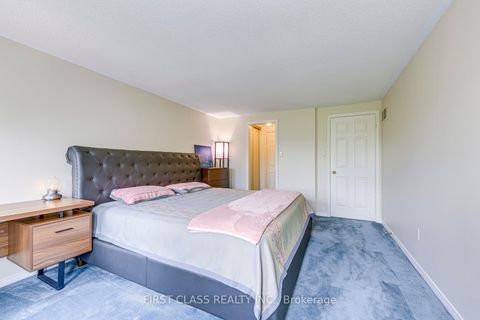 Photo 23 at 26 - 2051 MERCHANTS Gate, GA Glen Abbey, Oakville