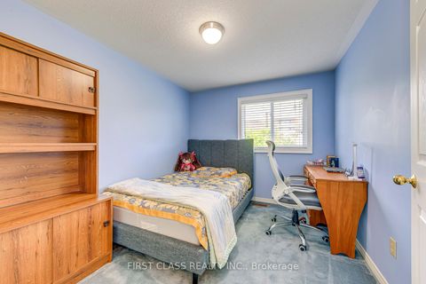 Photo 28 at 26 - 2051 MERCHANTS Gate, GA Glen Abbey, Oakville