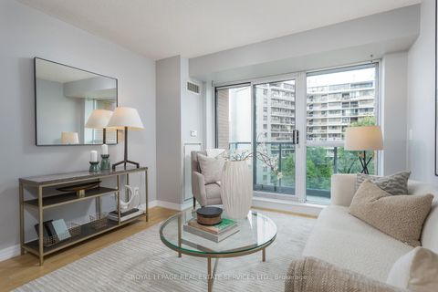 Photo 3 at 708 - 1403 Royal York Road, Humber Heights, Toronto