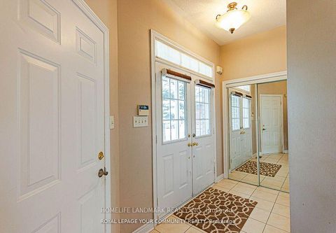 Photo 2 at 111 Deerwood Crescent, Oak Ridges, Richmond Hill