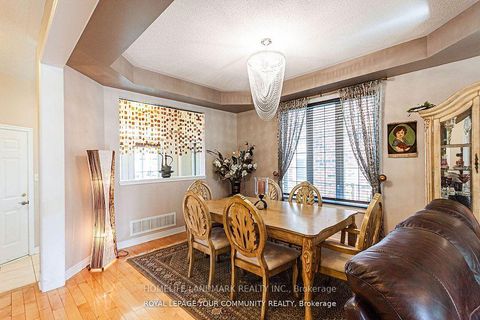 Photo 4 at 111 Deerwood Crescent, Oak Ridges, Richmond Hill