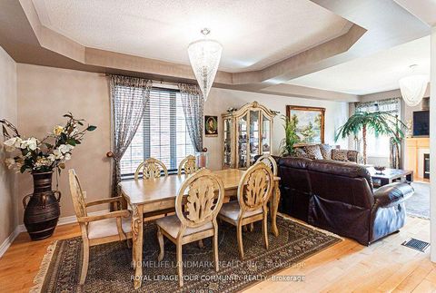 Photo 8 at 111 Deerwood Crescent, Oak Ridges, Richmond Hill