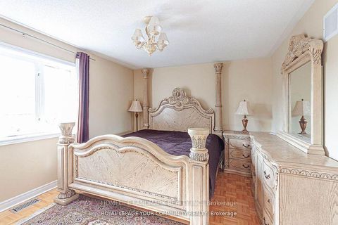 Photo 10 at 111 Deerwood Crescent, Oak Ridges, Richmond Hill