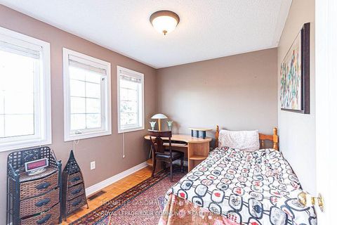 Photo 15 at 111 Deerwood Crescent, Oak Ridges, Richmond Hill