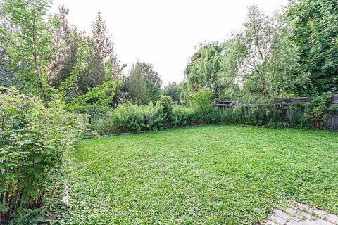 Photo 23 at 111 Deerwood Crescent, Oak Ridges, Richmond Hill