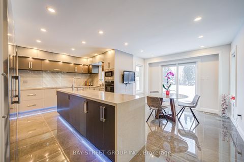 Photo 12 at 48 Coldstream Crescent, Devonsleigh, Richmond Hill