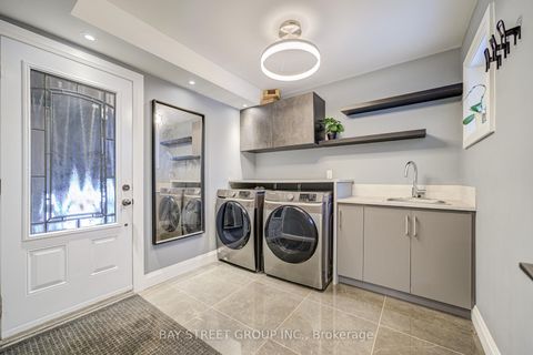 Photo 15 at 48 Coldstream Crescent, Devonsleigh, Richmond Hill