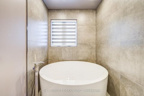 Photo 28 at 48 Coldstream Crescent, Devonsleigh, Richmond Hill
