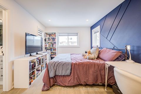 Photo 35 at 48 Coldstream Crescent, Devonsleigh, Richmond Hill