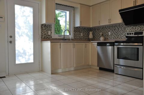 Photo 5 at 46 Baffin Court, Langstaff, Richmond Hill