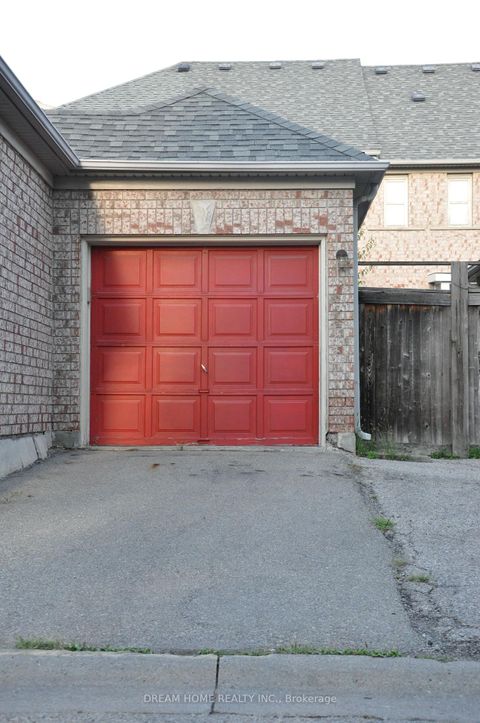 Photo 11 at 46 Baffin Court, Langstaff, Richmond Hill Photo 11 at 46 Baffin Court, Langstaff, Richmond Hill