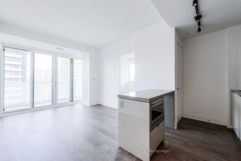 Photo 4 at 3705 - 7 Grenville Street, Bay Street Corridor, Toronto