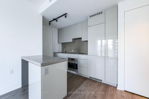 Photo 5 at 3705 - 7 Grenville Street, Bay Street Corridor, Toronto