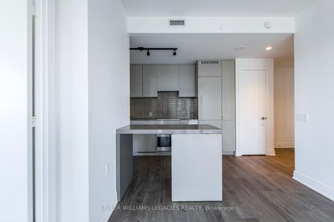 Photo 6 at 3705 - 7 Grenville Street, Bay Street Corridor, Toronto