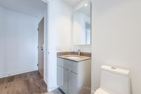 Photo 12 at 3705 - 7 Grenville Street, Bay Street Corridor, Toronto