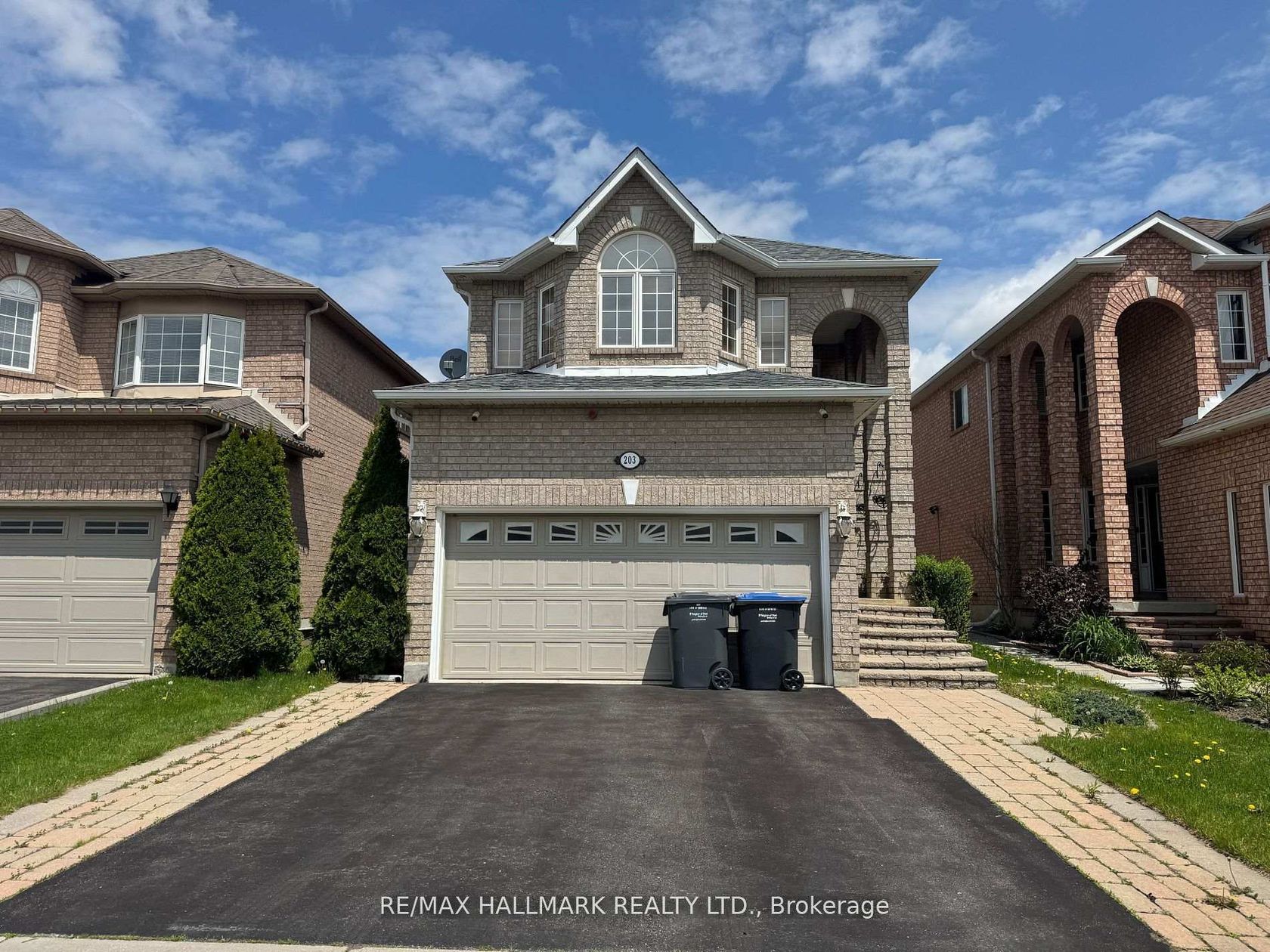 203 Landsbridge Street, Bolton East, Caledon by Loree Meneguzzi Real Estate 203 Landsbridge Street, Bolton East, Caledon