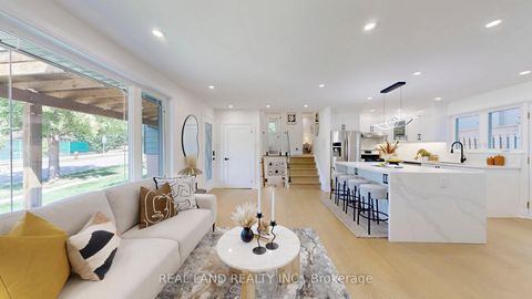 Photo 3 at 38 Cresthaven Drive, Hillcrest Village, Toronto