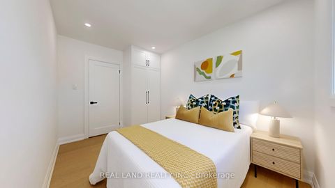Photo 18 at 38 Cresthaven Drive, Hillcrest Village, Toronto