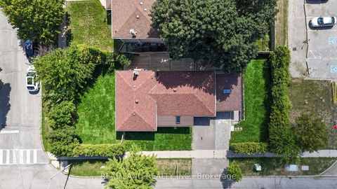 Photo 37 at 38 Cresthaven Drive, Hillcrest Village, Toronto
