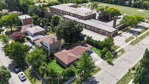 Photo 40 at 38 Cresthaven Drive, Hillcrest Village, Toronto