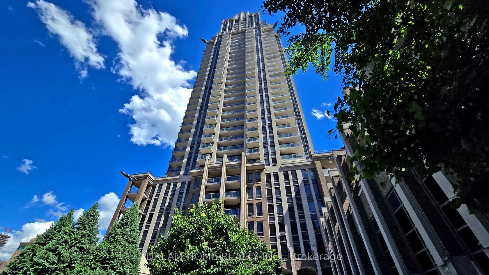2004 - 388 Prince Of Wales Drive, City Centre, Mississauga 