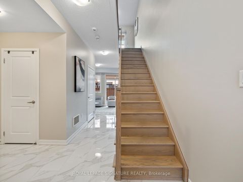 Photo 10 at 217 Huguenot Road, GO Glenorchy, Oakville