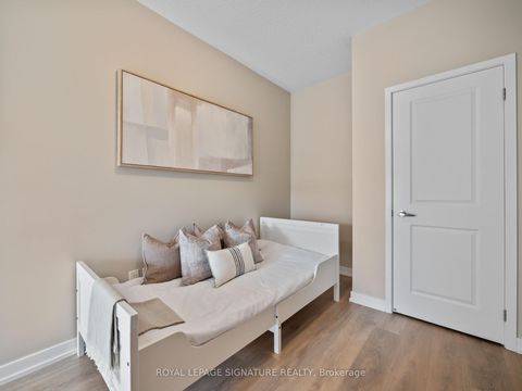 Photo 31 at 217 Huguenot Road, GO Glenorchy, Oakville