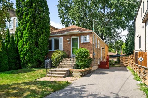 Photo 2 at 100 Park Home Avenue, Willowdale West, Toronto