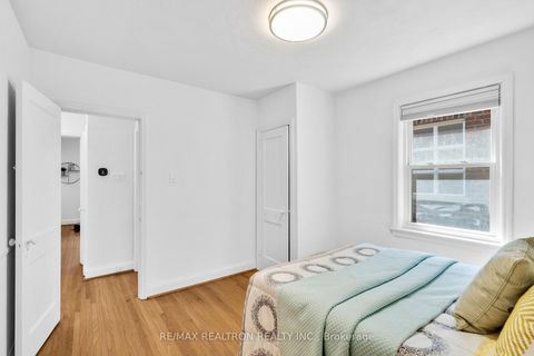 Photo 24 at 100 Park Home Avenue, Willowdale West, Toronto