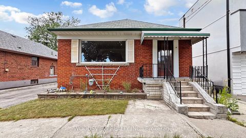 Photo 1 at 14 Shandara Crescent, Maryvale, Toronto