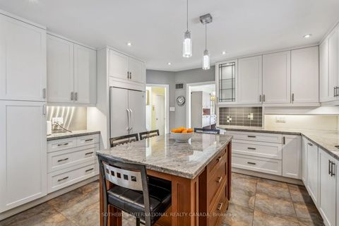 Photo 11 at 78 Ridelle Avenue, Forest Hill North, Toronto