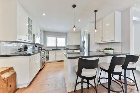 Photo 16 at 33 Forster Park Drive, CO Central, Oakville