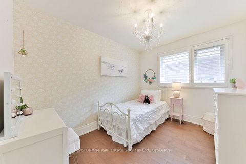 Photo 21 at 33 Forster Park Drive, CO Central, Oakville