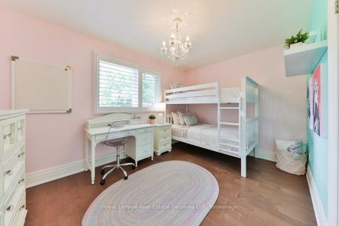 Photo 24 at 33 Forster Park Drive, CO Central, Oakville